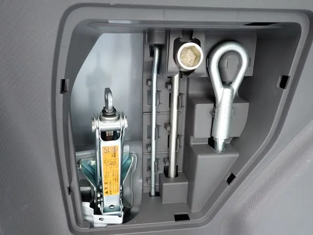 NV150 AD 2WD(ニッサン)の車両写真