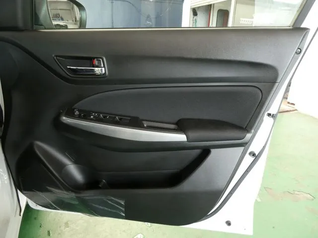 スズキ　スイフト