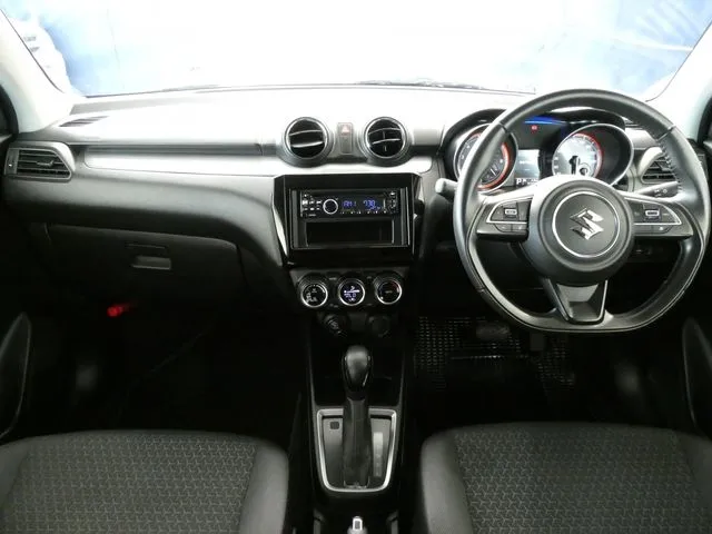 スズキ　スイフト