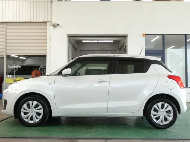 スズキ　スイフト