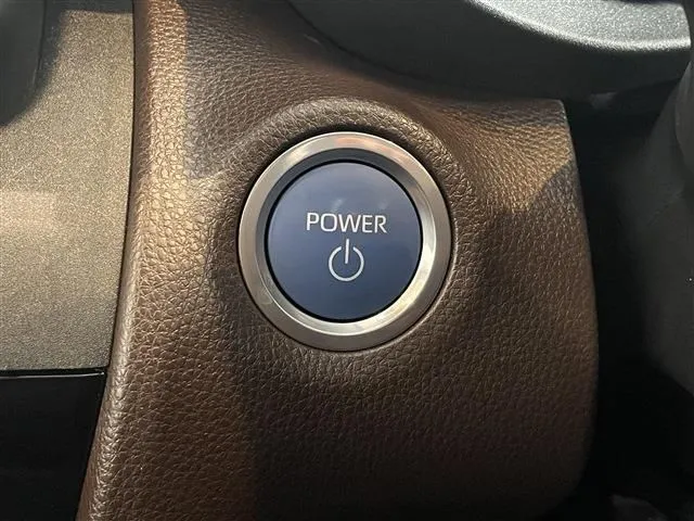 ヤリスクロス　ハイブリッド（トヨタ）の車両写真