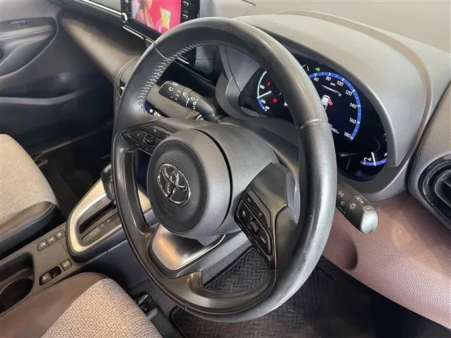 ヤリスクロス　ハイブリッド（トヨタ）の車両写真