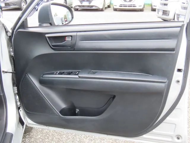 トヨタ　カローラアクシオ