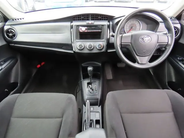 トヨタ　カローラアクシオ