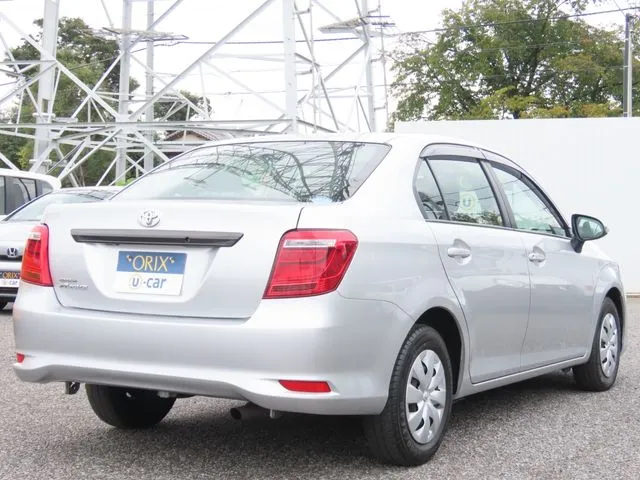 トヨタ　カローラアクシオ