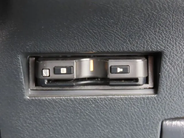 トヨタ　カローラアクシオ