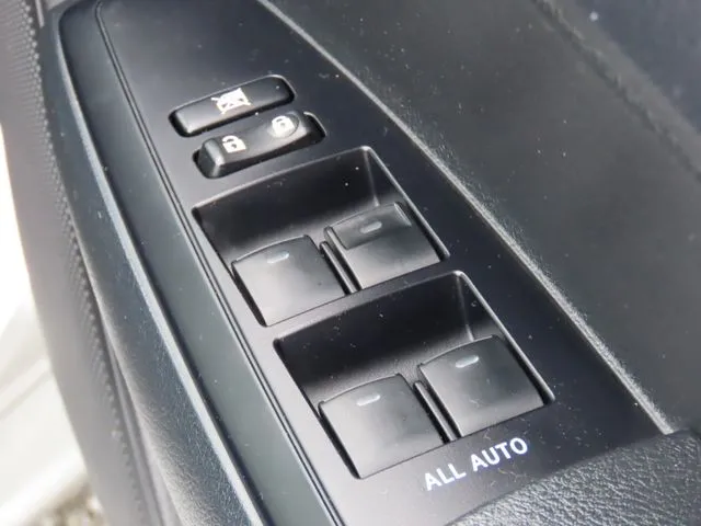 トヨタ　カローラアクシオ