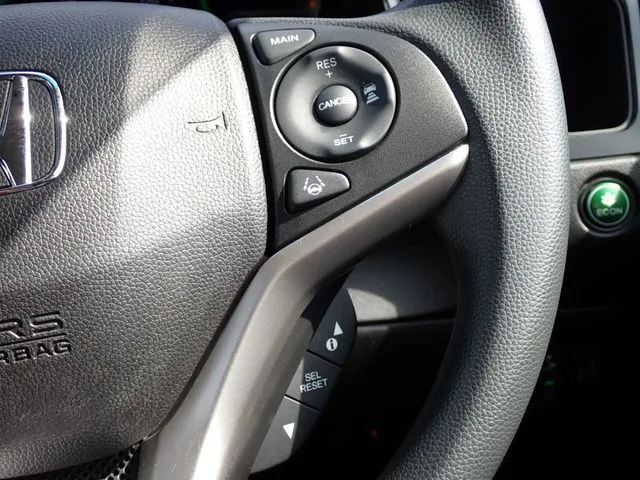 シャトル　ハイブリッド（ホンダ）の車両写真