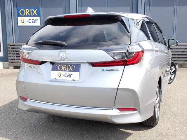 シャトル　ハイブリッド（ホンダ）の車両写真