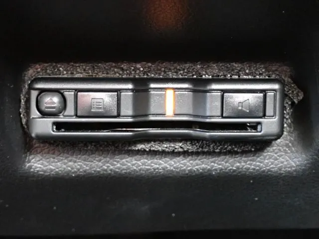 シャトル　ハイブリッド（ホンダ）の車両写真