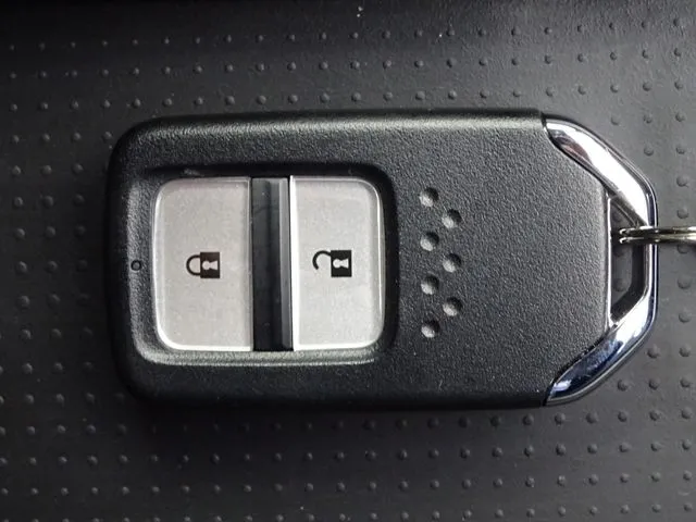 ホンダ　フィット　ｅ：ＨＥＶ