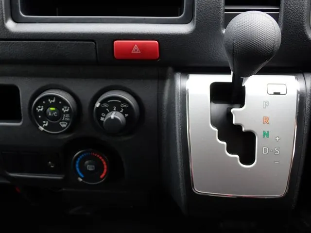 ハイエースバン　１．２５ｔ　２ＷＤ（トヨタ）の車両写真