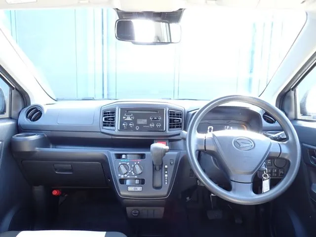 ミラ　イース（ダイハツ）の車両写真