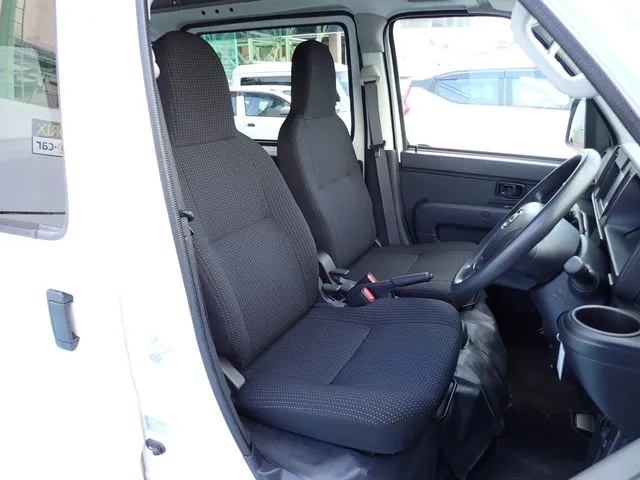 ダイハツ　ハイゼットカーゴ