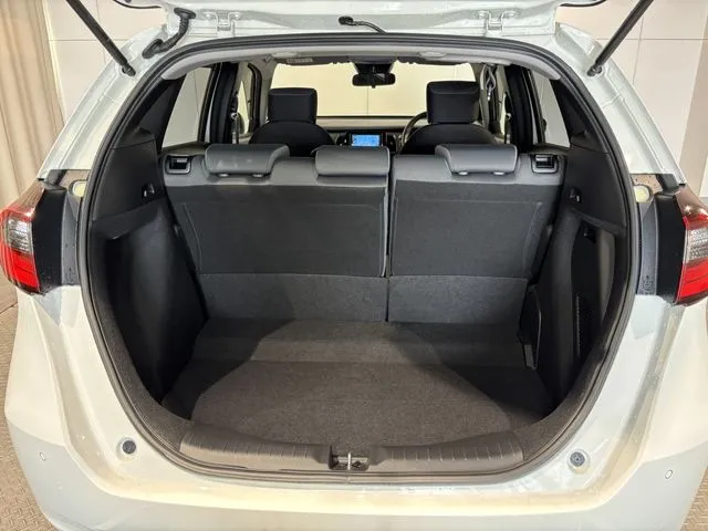 ホンダ　フィット　ｅ：ＨＥＶ