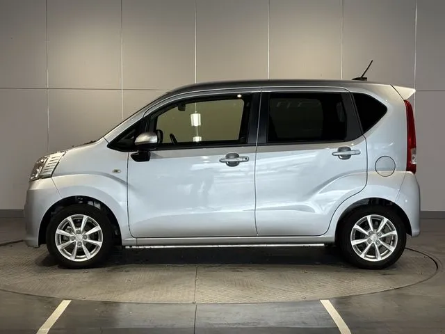 ムーヴ（ダイハツ）の車両写真