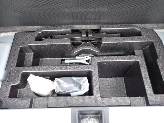 ミラ　イース（ダイハツ）の車両写真