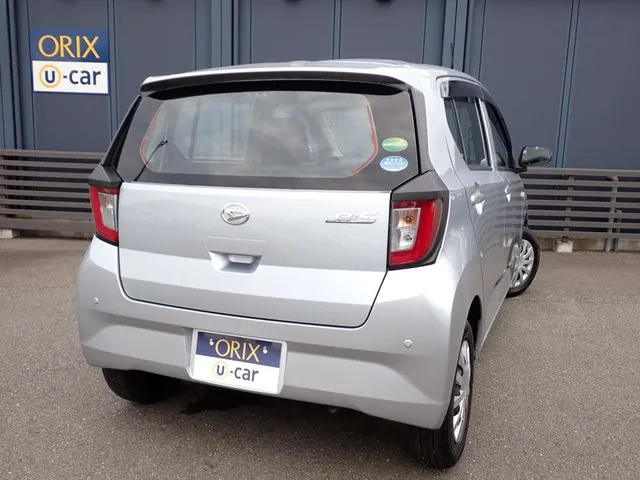 ミラ　イース（ダイハツ）の車両写真