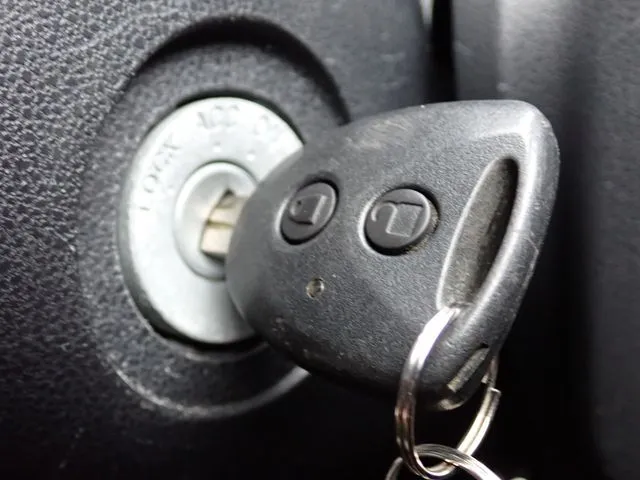 ミラ　イース（ダイハツ）の車両写真