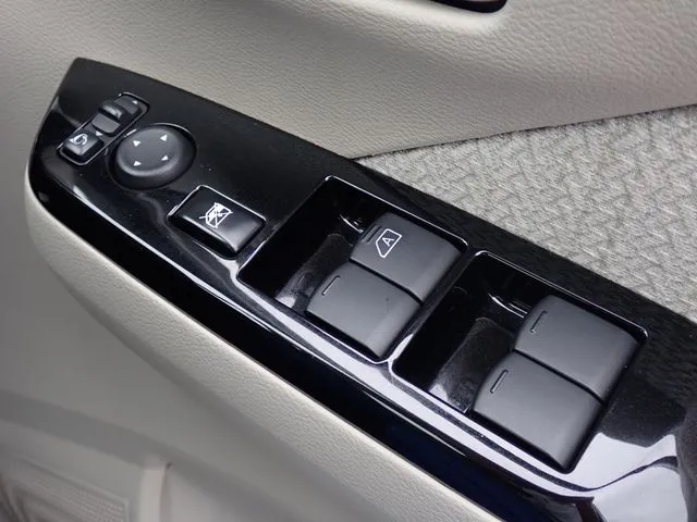 ミツビシ　ｅＫワゴン