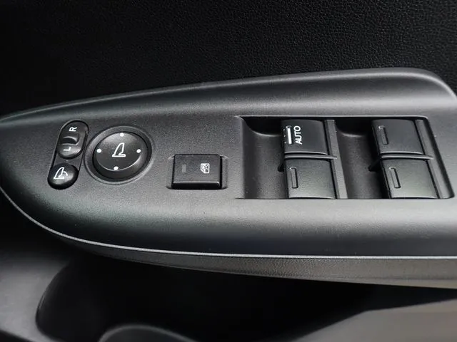 ホンダ　シャトル　ハイブリッド