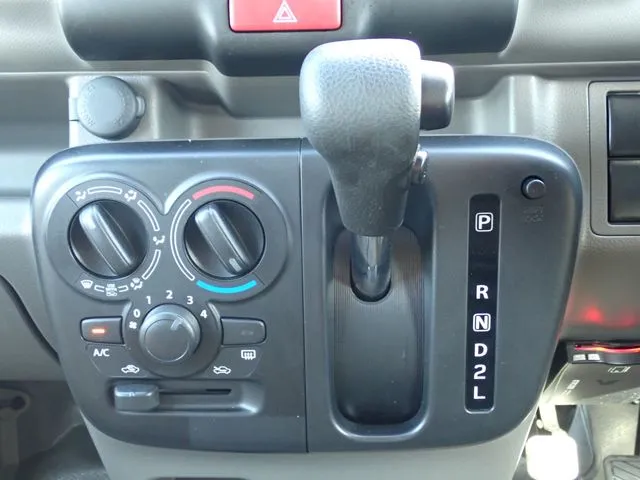 エブリイバン（スズキ）の車両写真