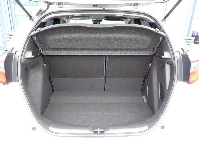 ホンダ　フィット　ｅ：ＨＥＶ