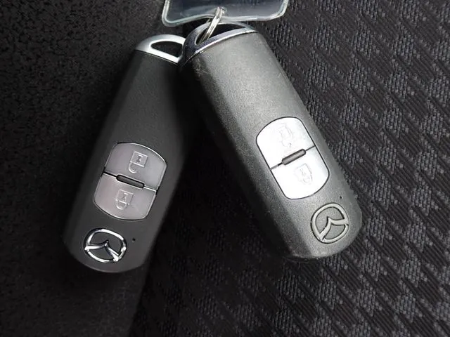 マツダ　デミオ