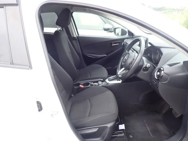 マツダ　デミオ