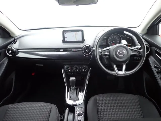 マツダ　デミオ