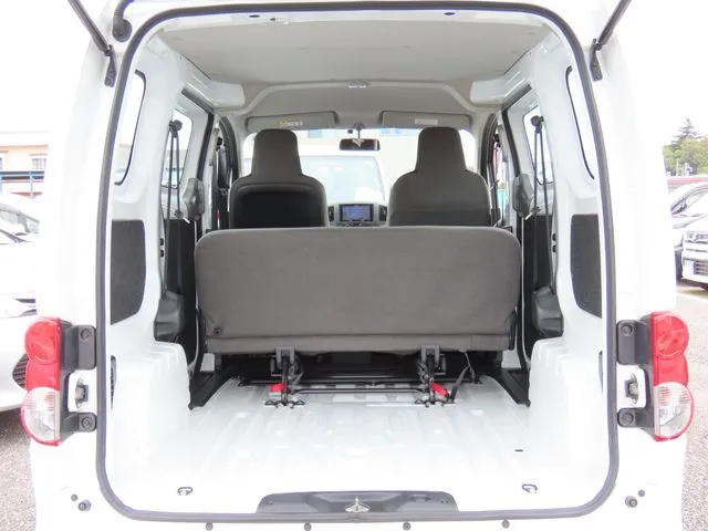 ＮＶ２００バネットバン（ニッサン）の車両写真