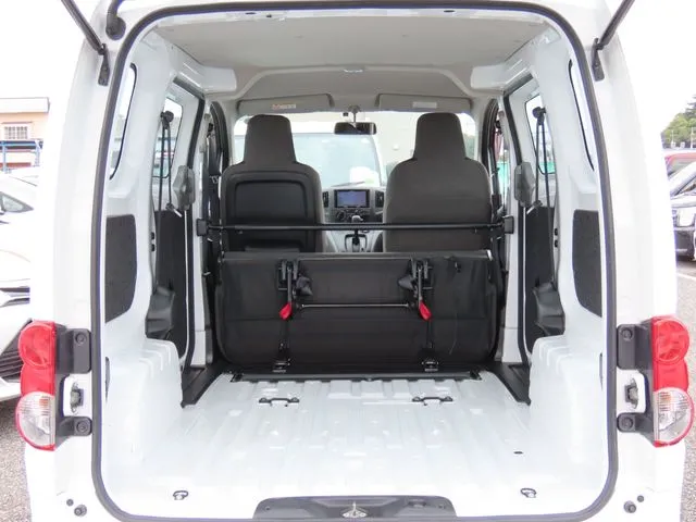 ＮＶ２００バネットバン（ニッサン）の車両写真