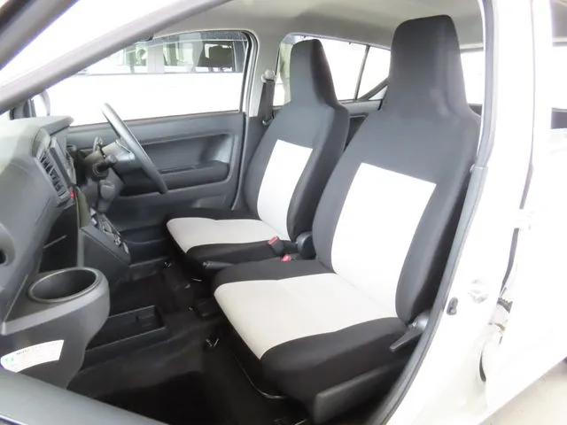 ミラ　イース（ダイハツ）の車両写真