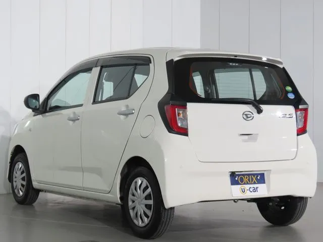 ミラ　イース（ダイハツ）の車両写真