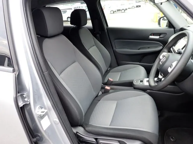 ホンダ　フィット　ｅ：ＨＥＶ