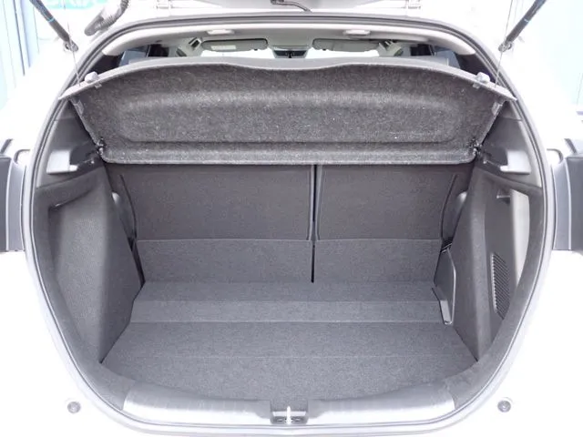 ホンダ　フィット　ｅ：ＨＥＶ