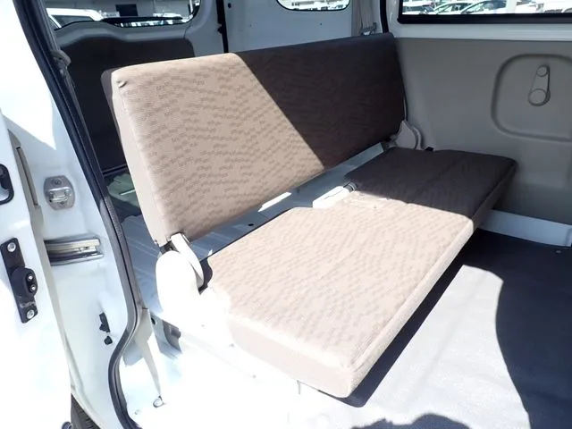 エブリイバン（スズキ）の車両写真