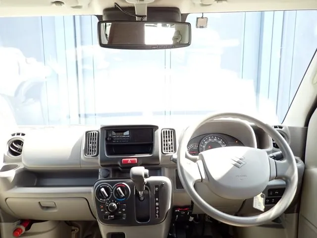 エブリイバン（スズキ）の車両写真