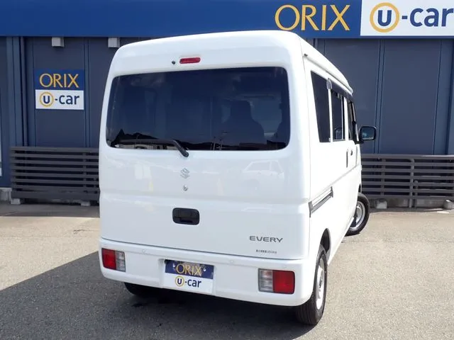 エブリイバン（スズキ）の車両写真