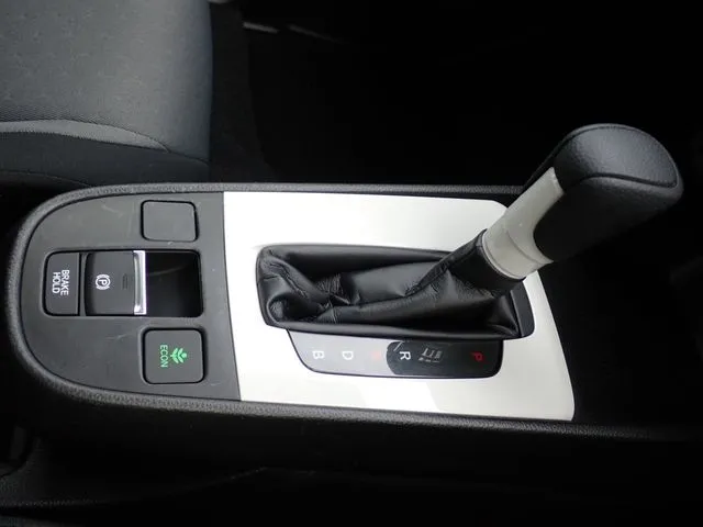 ホンダ　フィット　ｅ：ＨＥＶ