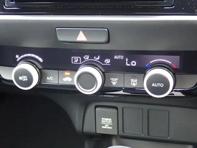 ホンダ　フィット　ｅ：ＨＥＶ