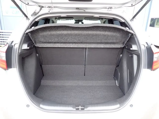 ホンダ　フィット　ｅ：ＨＥＶ