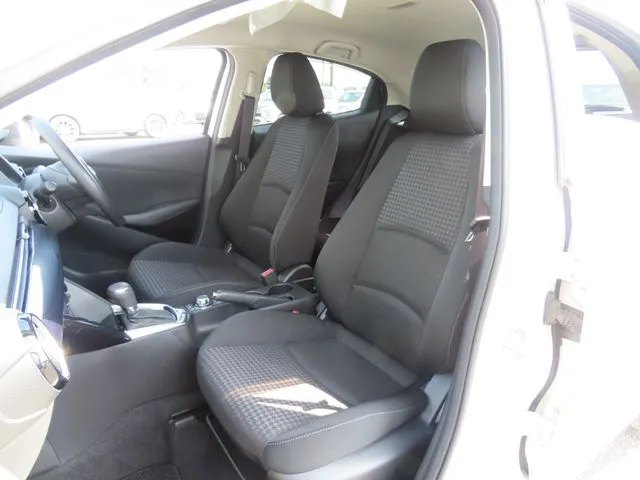 デミオ(マツダ)の車両写真