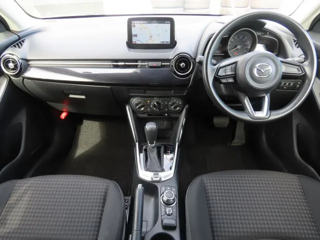 デミオ(マツダ)の車両写真