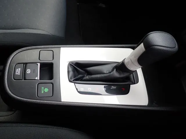 ホンダ　フィット　ｅ：ＨＥＶ