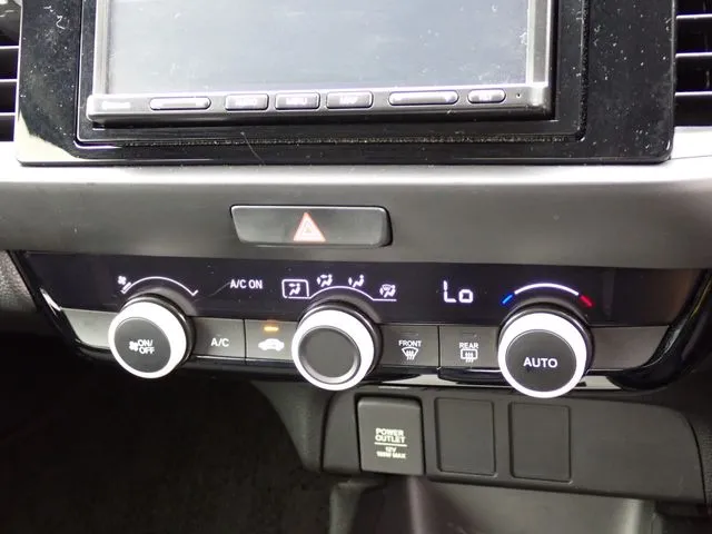 ホンダ　フィット　ｅ：ＨＥＶ