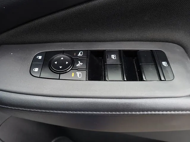 ニッサン　ノート