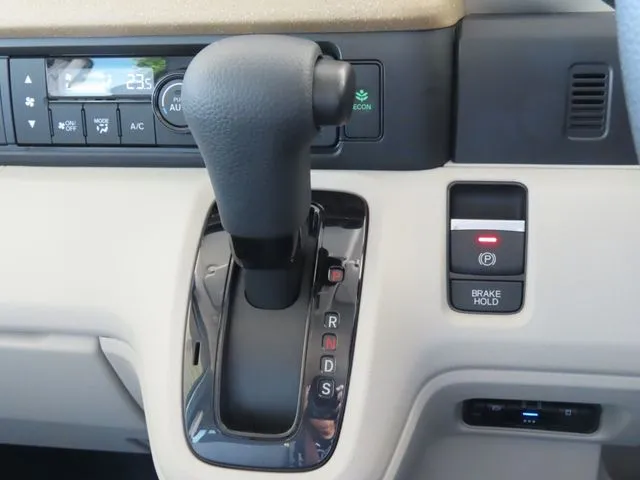 N BOX(ホンダ)の車両写真