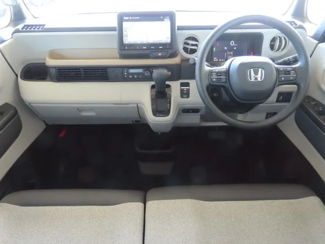 N BOX(ホンダ)の車両写真