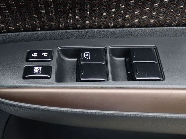 ニッサン　ノート